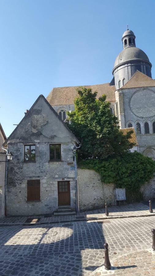 Appartement Au Coeur De La Cite Medievale Provins Exterior photo